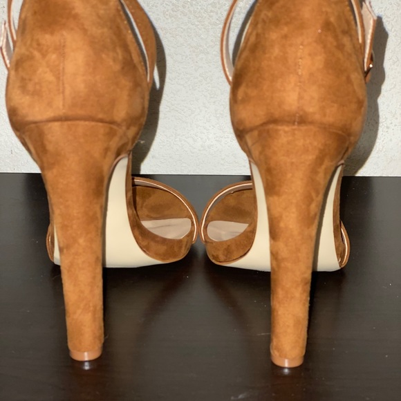 Heels! - Picture 2 of 3